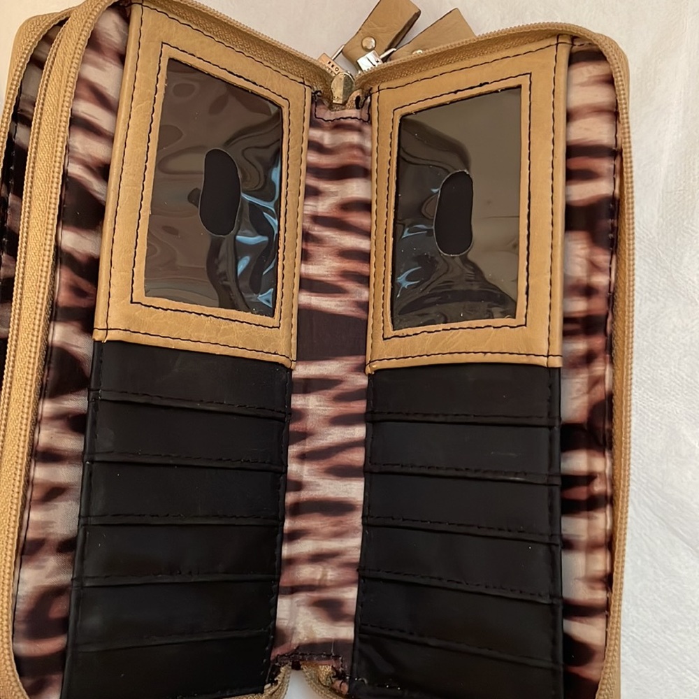 2 wallets - Picture 3 of 6